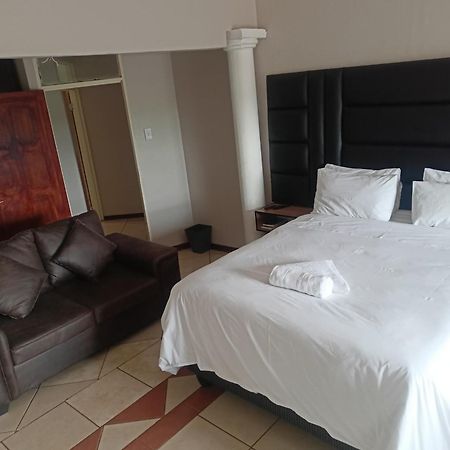 Early Riser Hotel Езулвини Екстериор снимка
