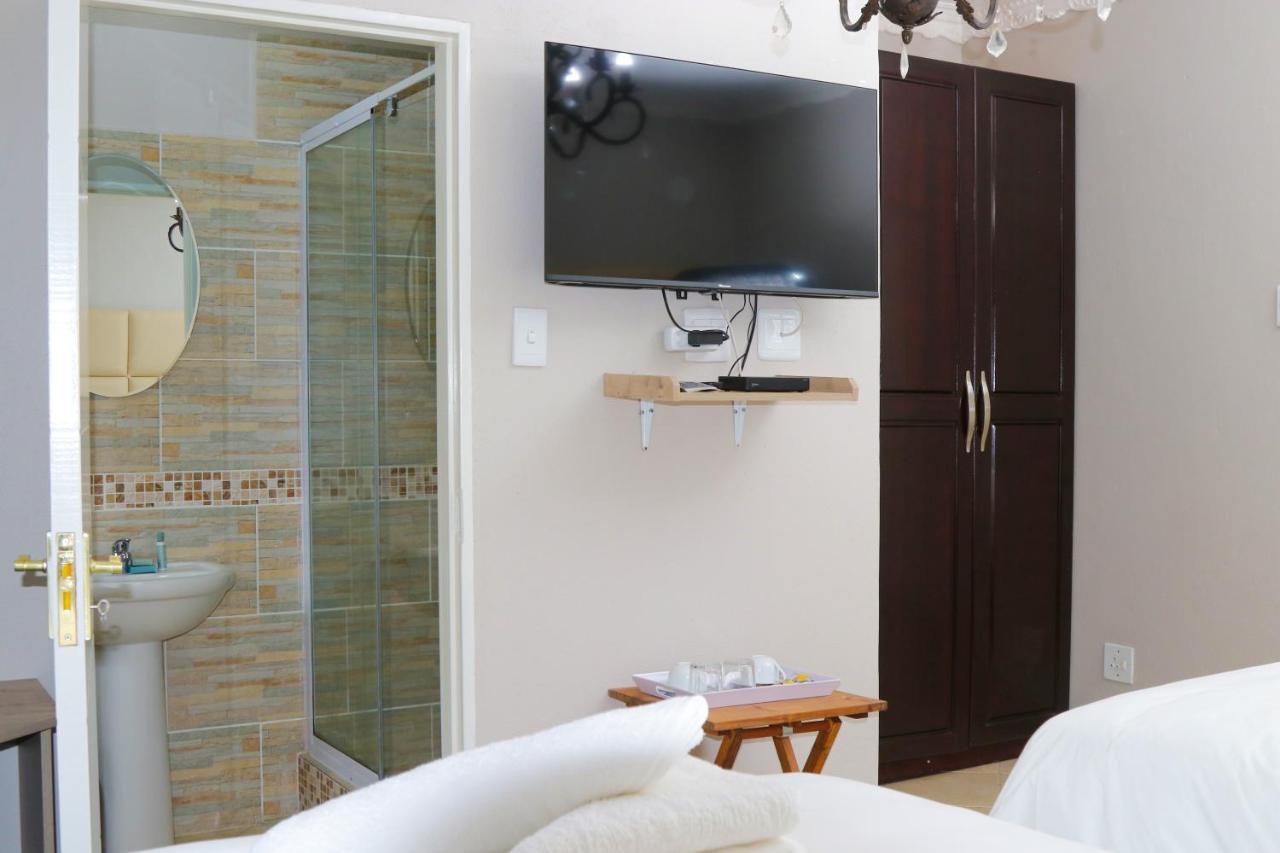 Early Riser Hotel Езулвини Екстериор снимка