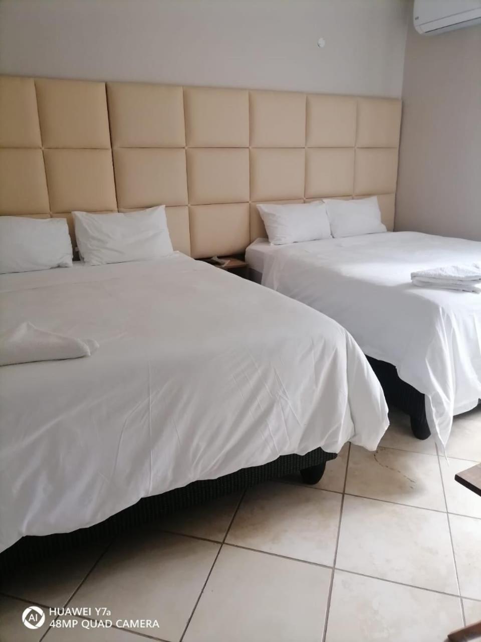Early Riser Hotel Езулвини Екстериор снимка